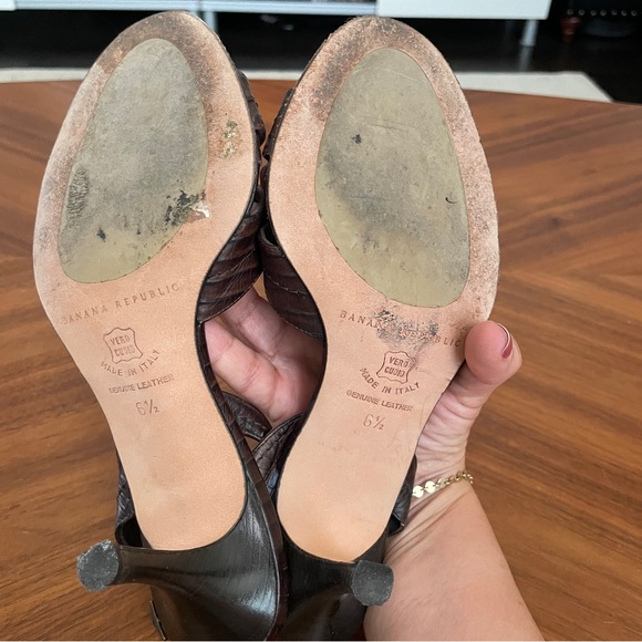 Banana Republic 2 inch heels - Picture 5 of 5